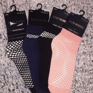 STEVE MADDEN Fishnet Socks. 4 Pairs